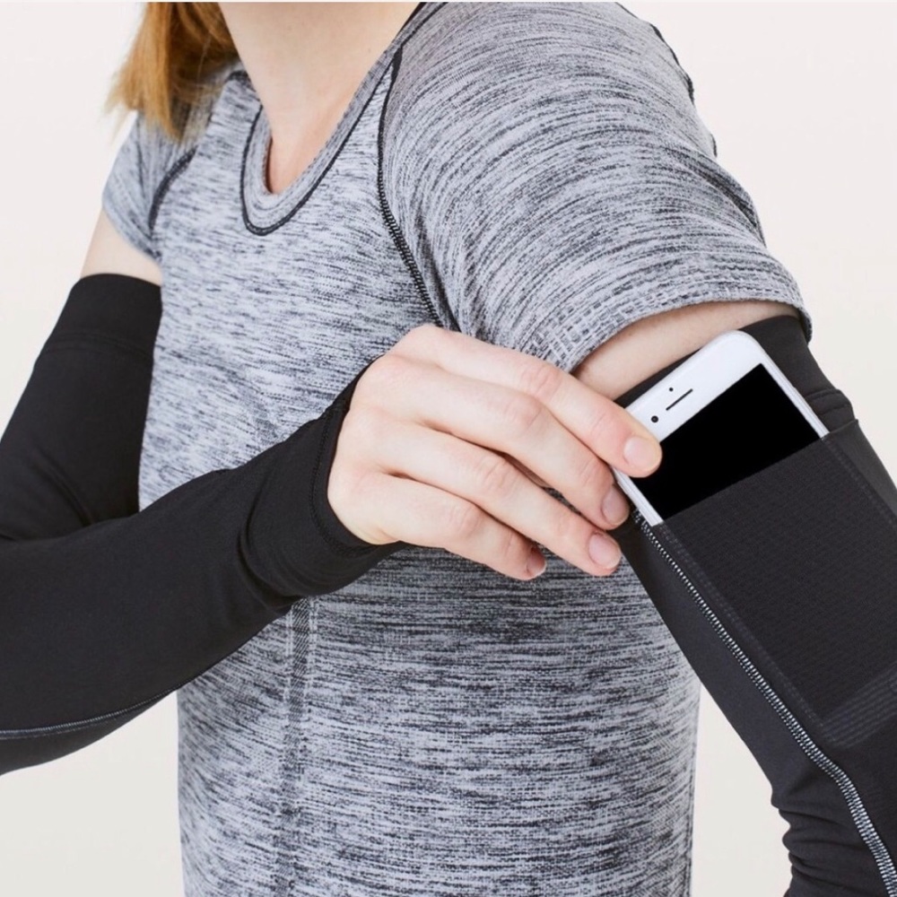 Lululemon In A Flash Armwarmer Black - Picture 4 of 6